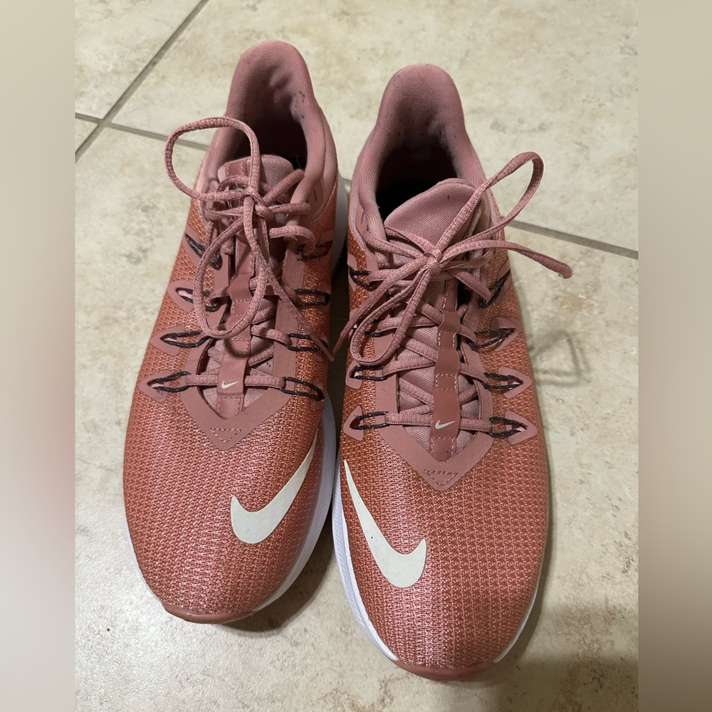 Nike Women's Rust Salmon Color Athletic Shoes
